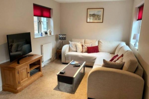 Elegant 2BD Townhouse in Thirsk: Cozy & Stylish